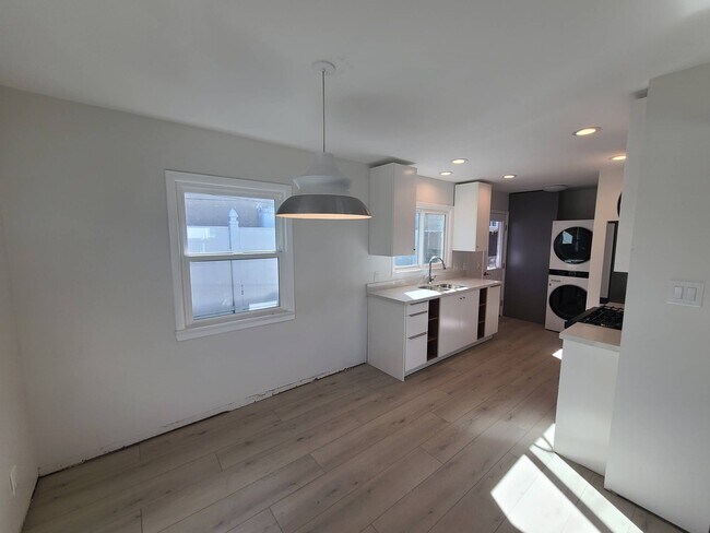 Foto del edificio - 25127 Woodward Ave