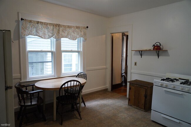 Foto del edificio - 1 br, 1 bath House - 916 Ackerman Avenue R...