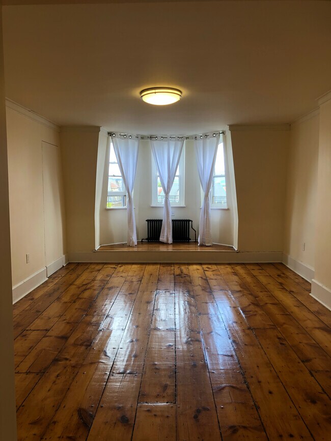 Building Photo - 265 Grand St