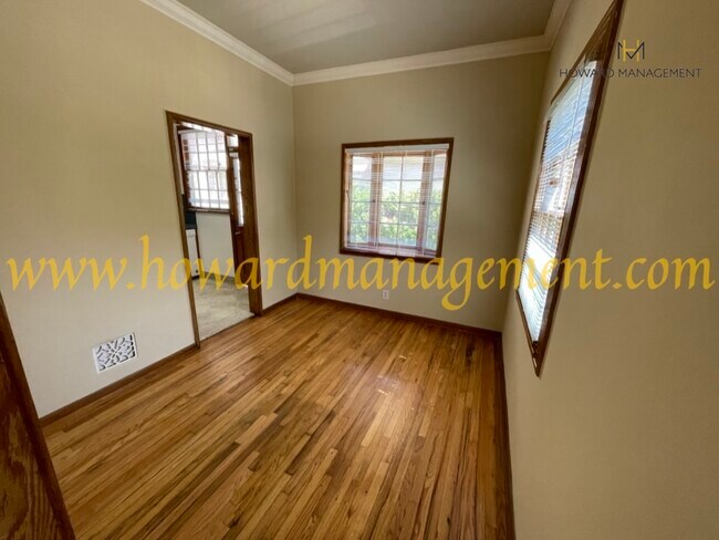 Building Photo - 215 S Gale Dr