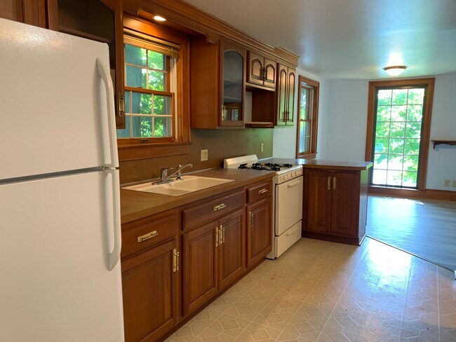 Kitchen - 172 S 1st St