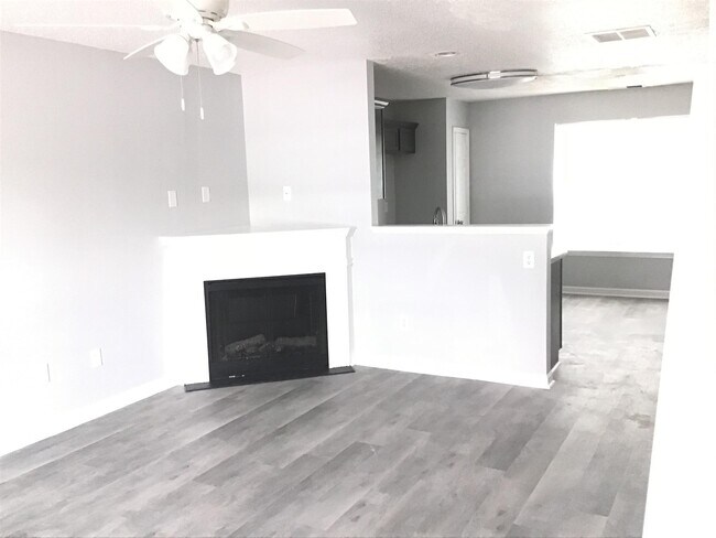 Building Photo - 261 Lossie Ln