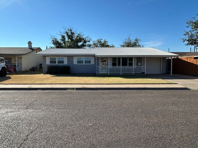 Foto del edificio - Charming Family Home Near John Ireland Ele...