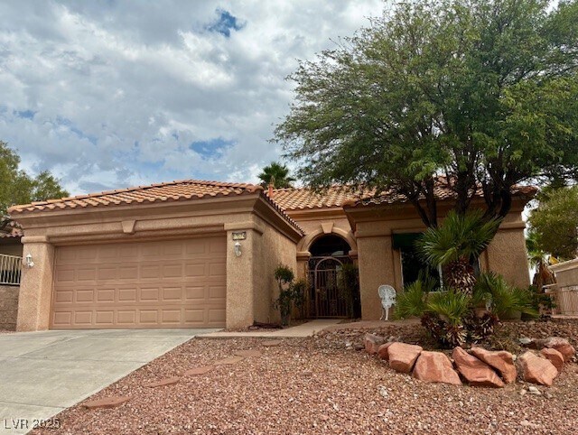 Foto principal - 10524 W Snyder Ave