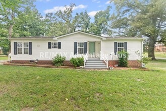 Building Photo - 305 Mc Lean St