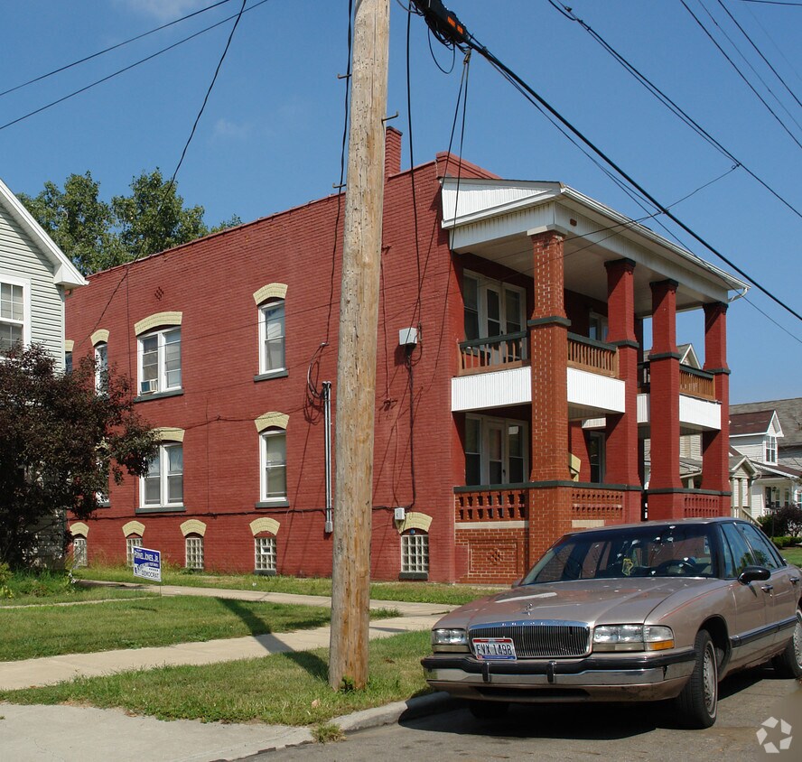 Building Photo - 2346 E 61st St