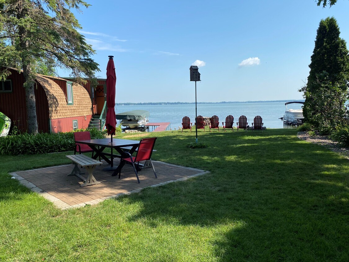 1912 Barber Dr, Stoughton, WI 53589 House Rental in Stoughton, WI