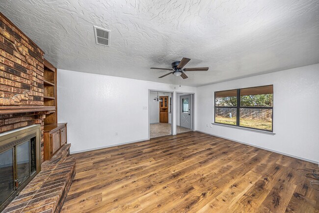 Foto del edificio - 2105 NW 54th St