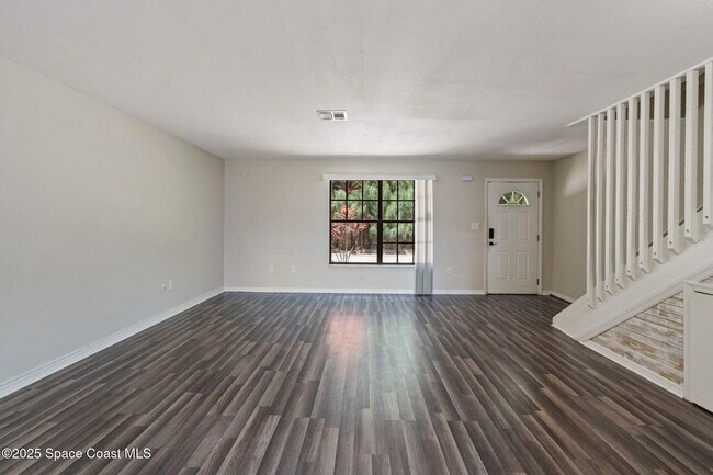 Foto del edificio - 1300 Arlington Ln NE