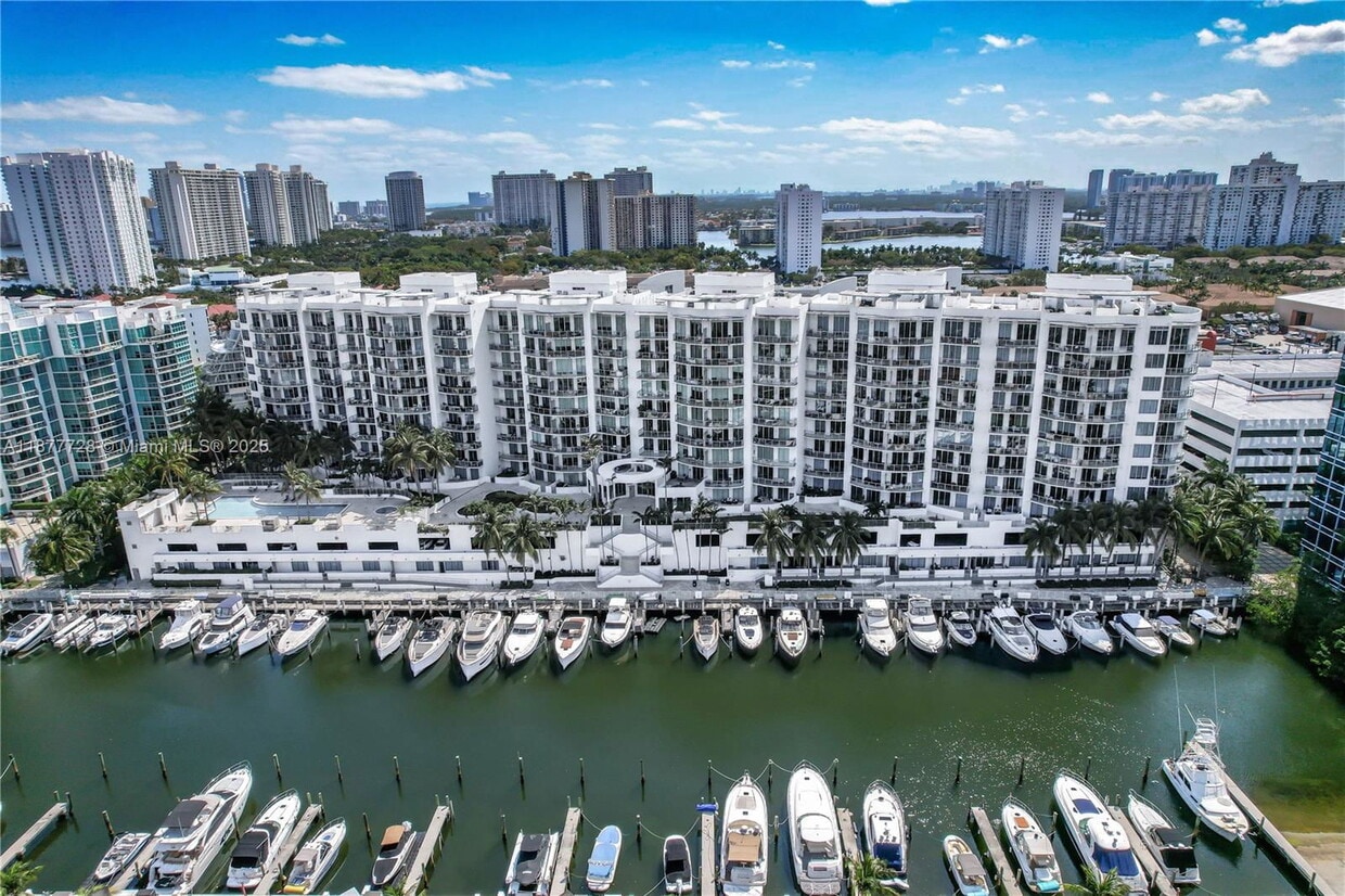 Photo - 3029 Northeast 188th Street Apt #UN625, Aventura, FL 33180 - 3 BR 3 BA condo