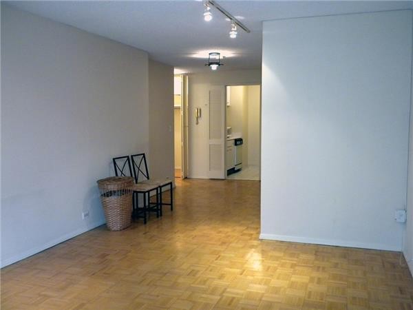 Primary Photo - 445 5th Ave