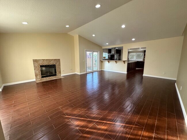 Living room from front door - 11008 Twin Pond Ter