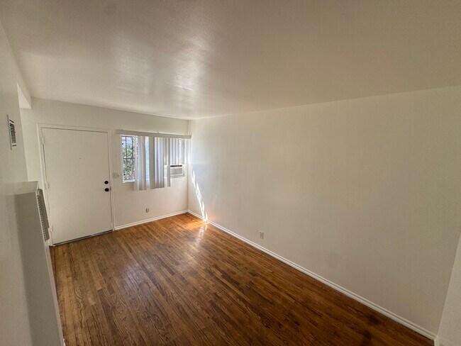 Foto del edificio - 2837 Huron St