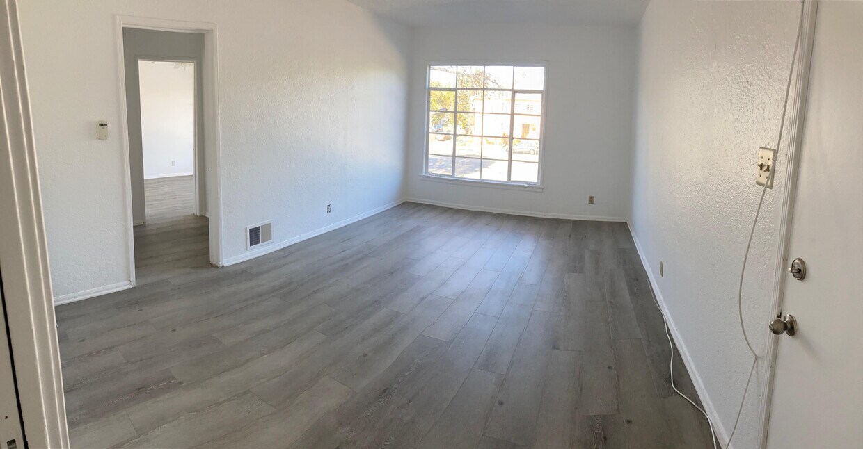 Primary Photo - 1150 Masselin Ave
