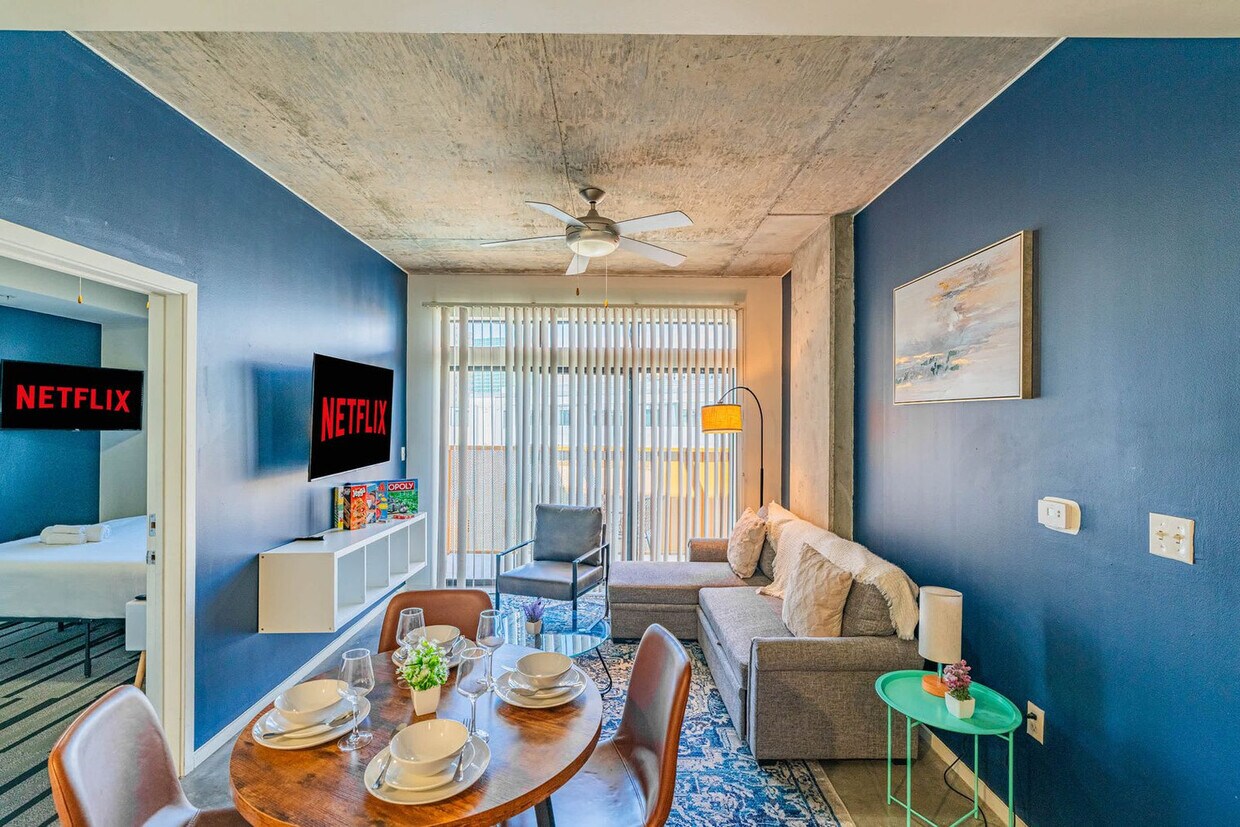 Foto principal - 333 E Roosevelt St