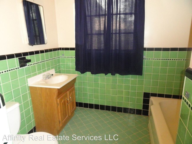 Building Photo - 1106 N Guadalupe St