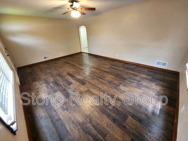 Foto del edificio - 1440 S Brown Ave