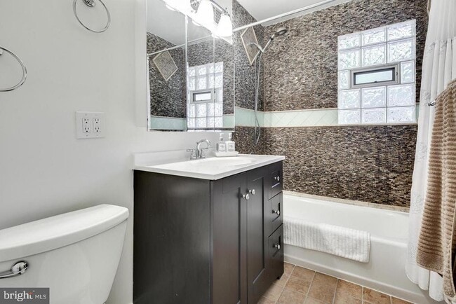 Building Photo - 10705 Bentley Ln