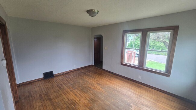 Foto del edificio - Three Bedroom - large upper bedroom!