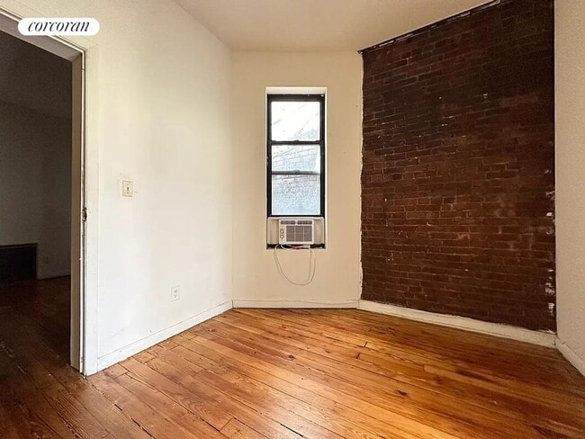 Building Photo - 306 W 21st St