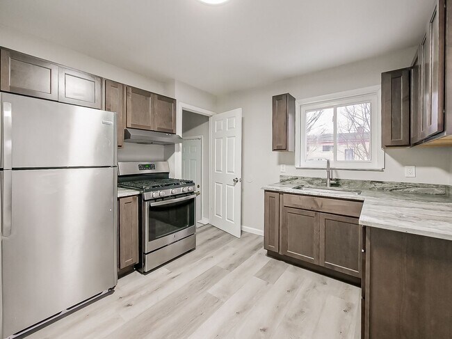 Foto del edificio - AVAILABLE NOW! Charming 3-Bedroom Home in Prime Pontiac Location