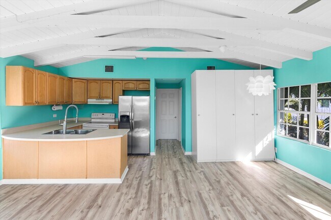 Building Photo - Canalfront 2BR/1BA Upstairs Residence – Legal Duplex | Summerland Key