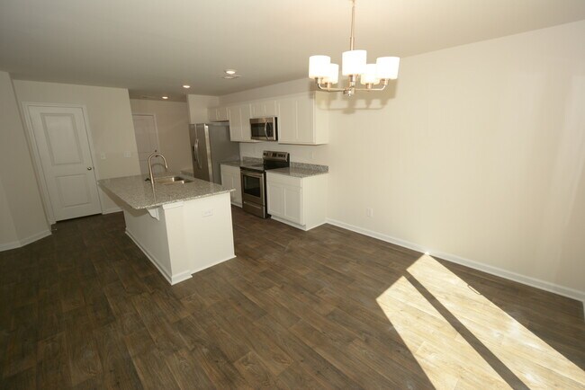 Building Photo - 158 Beckett