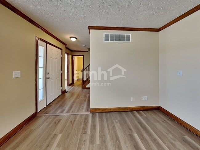 Building Photo - 383 Clifden Ct