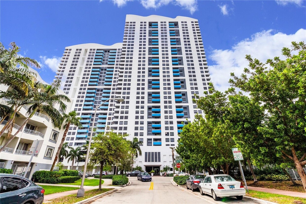 1330 West Ave Unit 1908, Miami Beach, FL 33139 Condo for Rent in