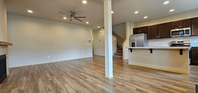 Building Photo - Spacious Bremerton Two-Story