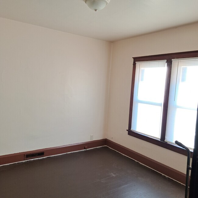 Bedroom 1 - 272 E Judson Ave