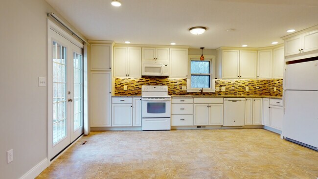 Kitchen - 414 Bay