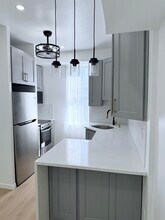 Building Photo - 310 Summit Ave