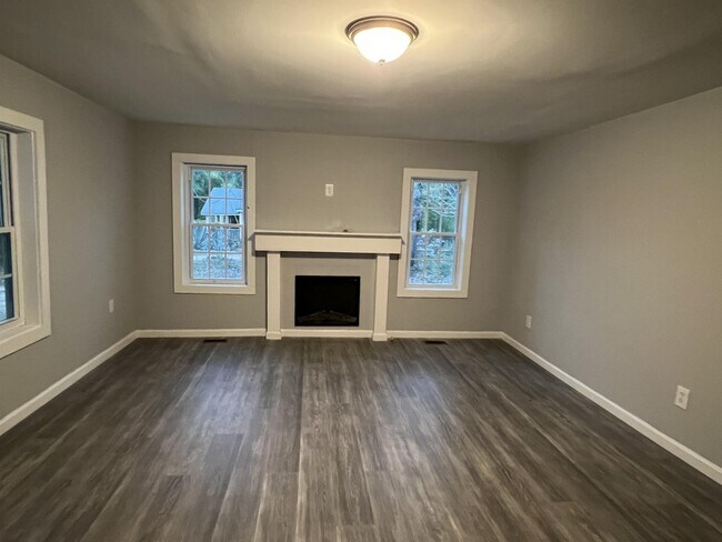 Building Photo - 711 GA-162