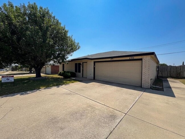 Building Photo - 4304 Sand Dollar Dr