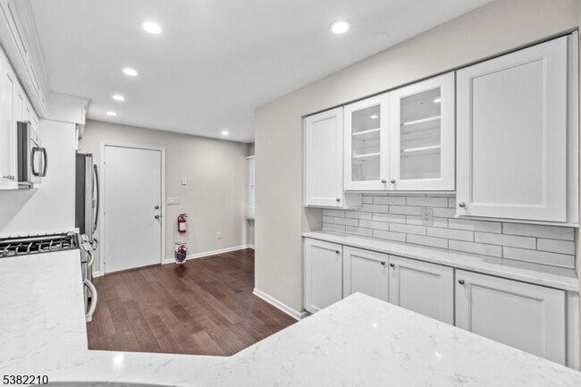 Building Photo - 7 N Stone Edge Rd