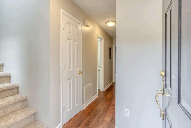 Building Photo - 3036 Regal Park Ct