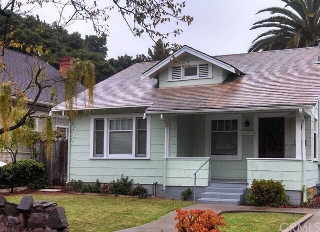 Primary Photo - 1520 Santa Rosa St