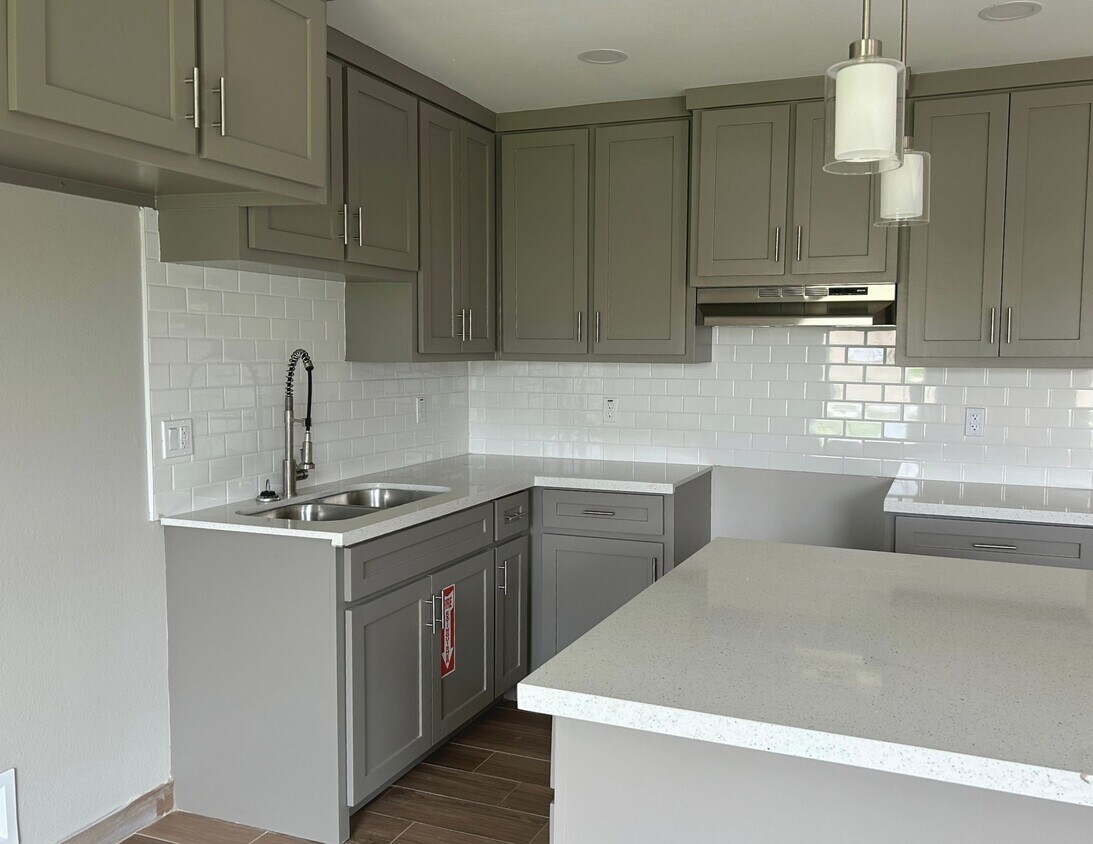 Foto principal - 820 Redwood Ave