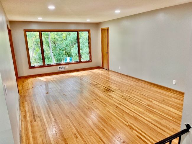 Building Photo - 6110 France Ave S