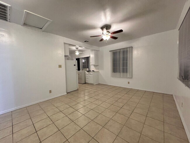 Foto del edificio - 843 W Walnut Ave