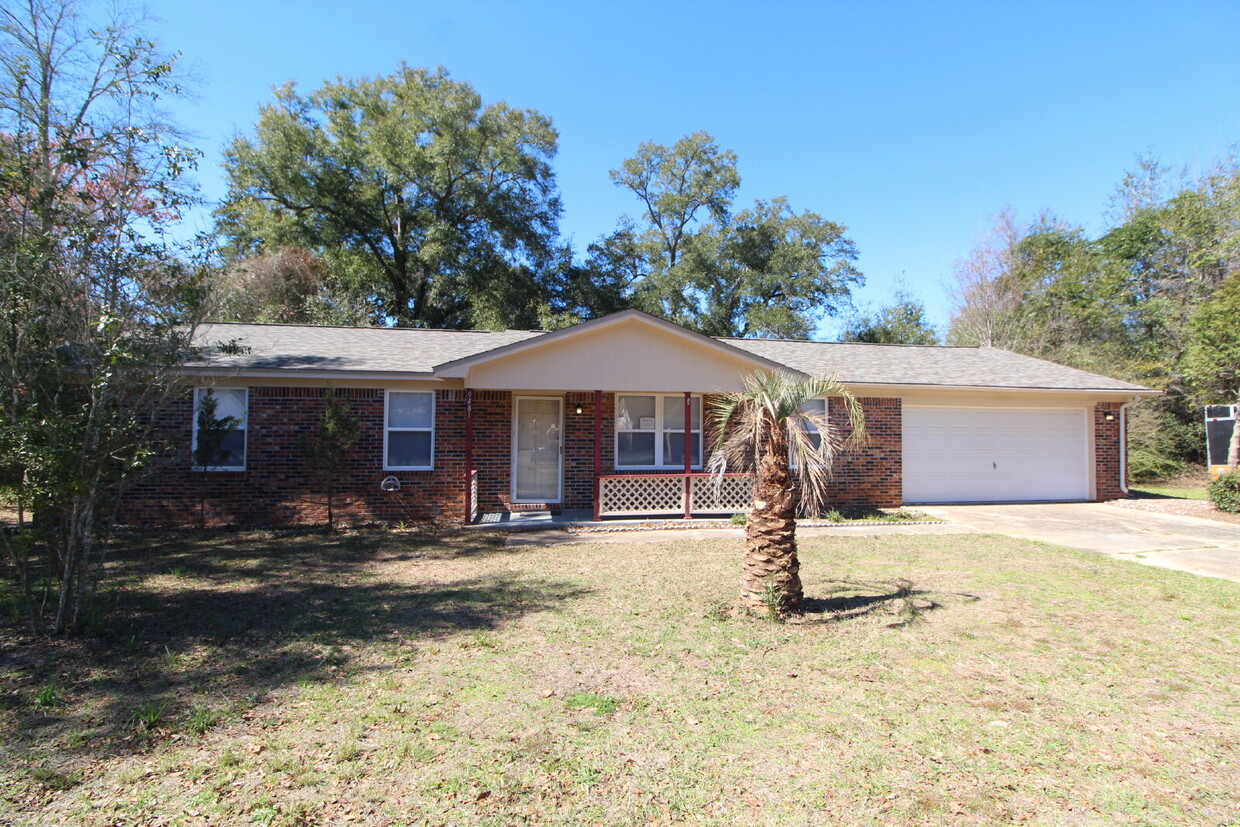 Primary Photo - Prime Location! Updated 3-Bedroom Home Nea...