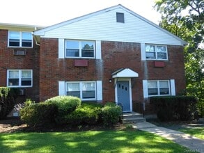 Building Photo - 6 Duryea Pl