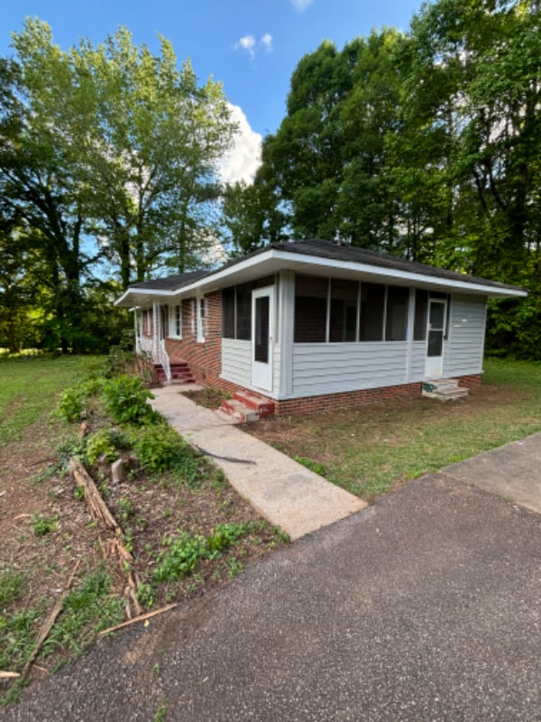 Building Photo - 5080 Brookwood Dr