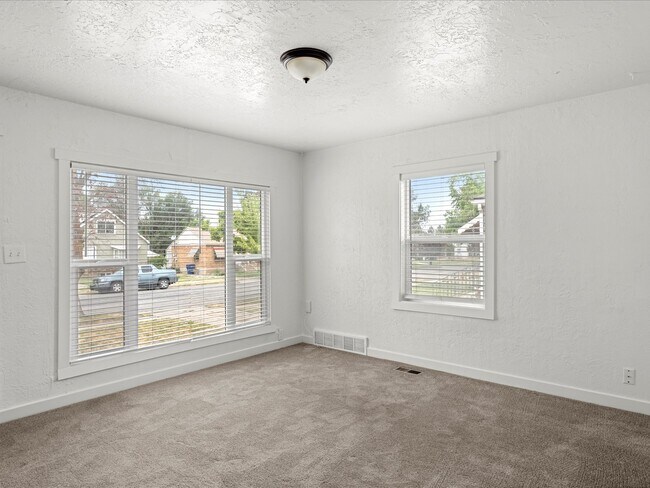 Building Photo - 3568 Orchard Ave