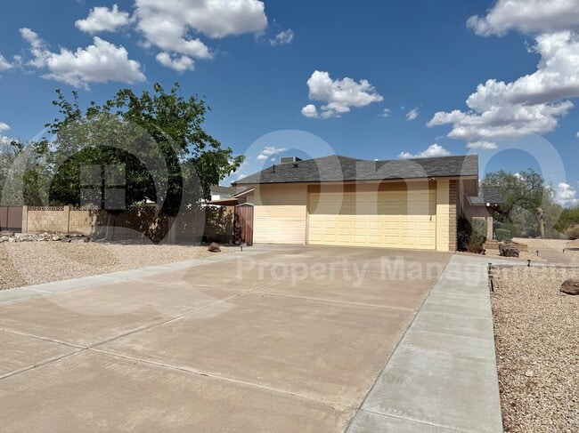 Building Photo - 10312 E Cactus Rd