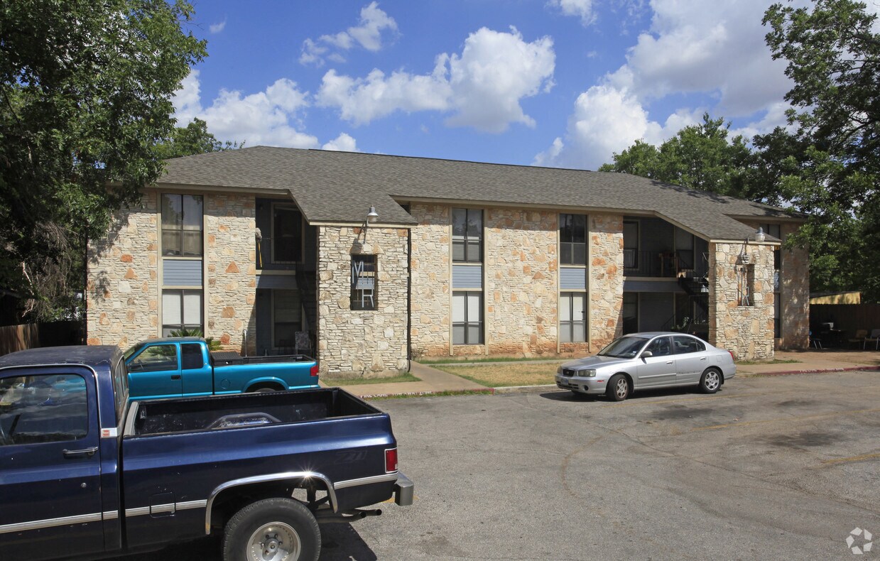 Building Photo - 605 Allen St