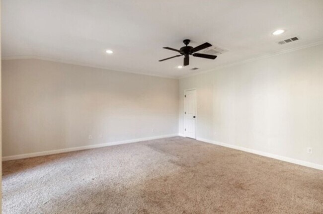 Building Photo - 4454 RIDGEVALE RD