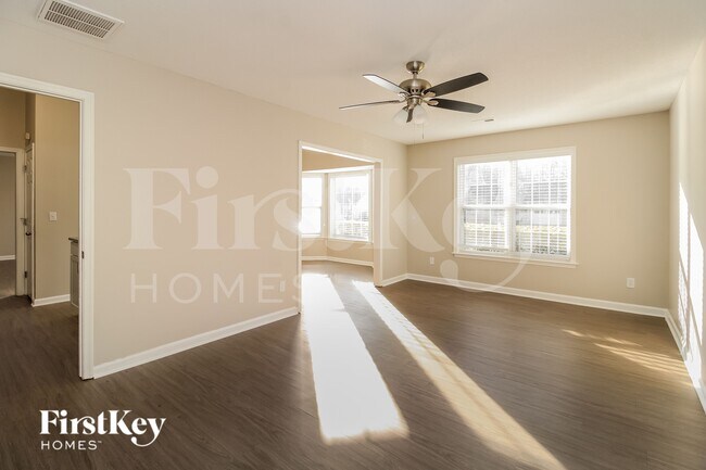 Foto del edificio - 4705 Meadowcroft Rd