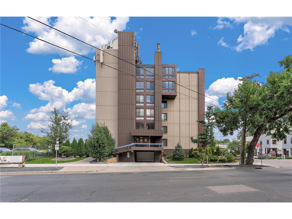 Primary Photo - 2800 W 44th St